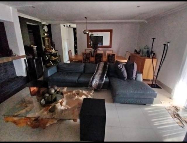5 BEDROOM TOWNHOUSE FOR SALE IN AMBERFIELD HEIGHTS
